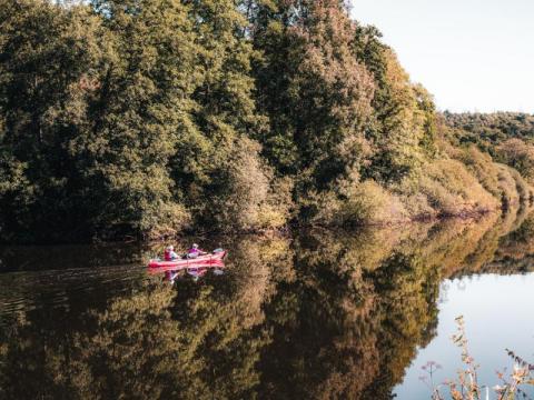 Kayak sur le lac de Guerlédan